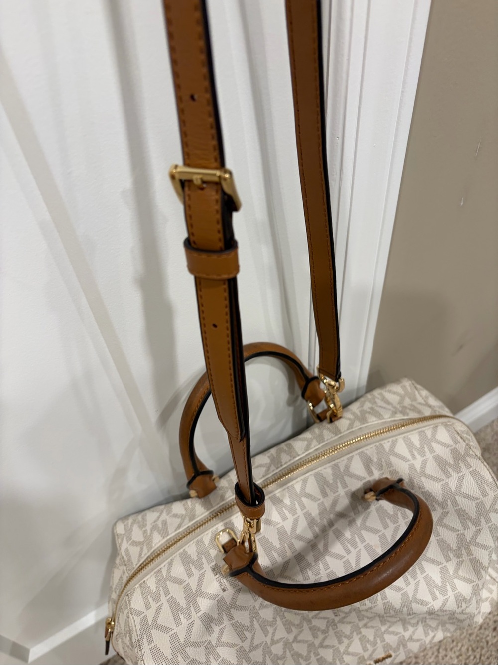 Michael Kors Vanilla Logo Satchel with Acorn Brown Trim - Picture 3 of 10